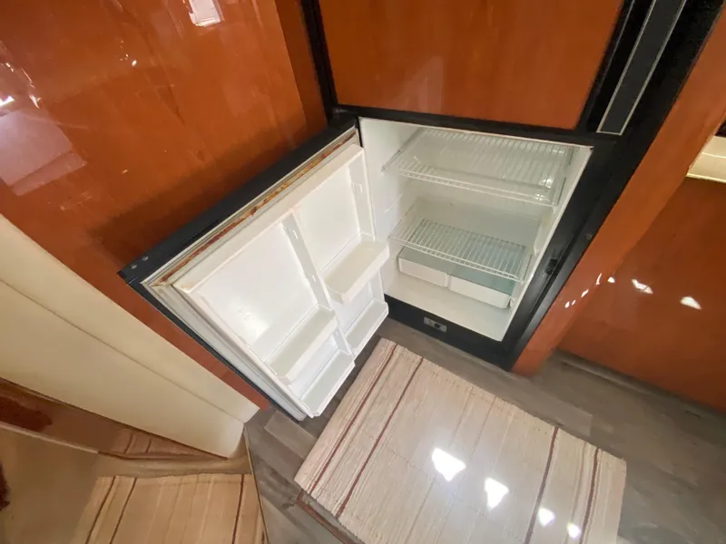 Slide: The Image of Sea Ray 400 Sedan Bridge 1998 - 52