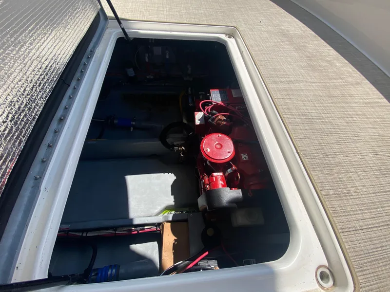 Slide: The Image of Sea Ray 400 Sedan Bridge 1998 - 57