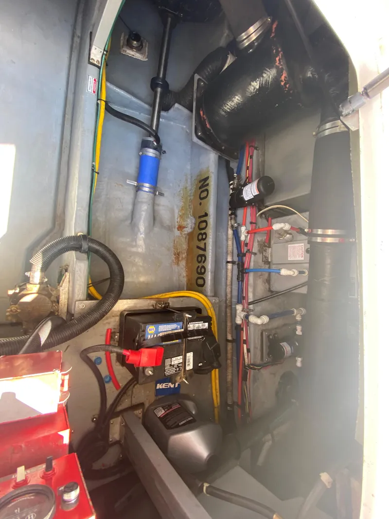 Slide: The Image of Sea Ray 400 Sedan Bridge 1998 - 59