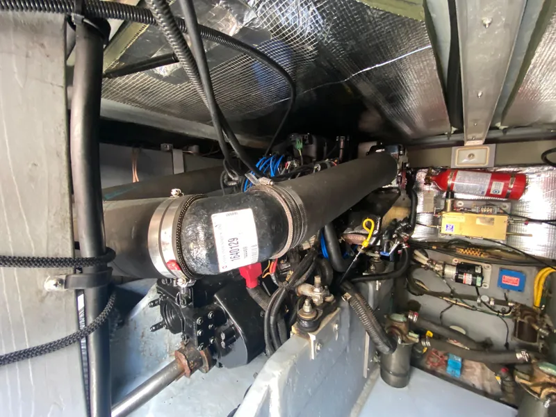 Slide: The Image of Sea Ray 400 Sedan Bridge 1998 - 60