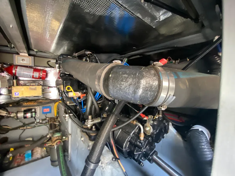 Slide: The Image of Sea Ray 400 Sedan Bridge 1998 - 61