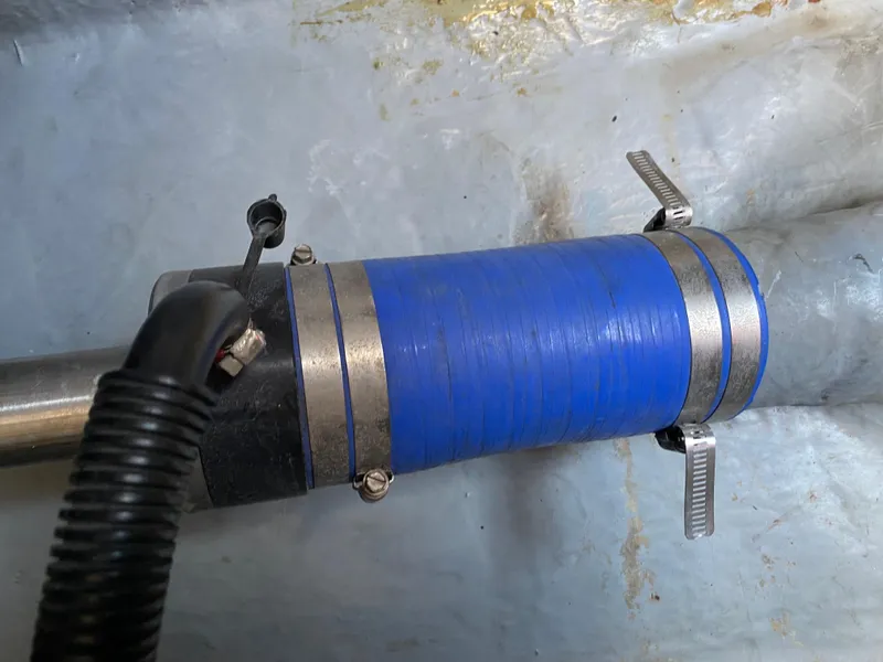 Slide: The Image of Sea Ray 400 Sedan Bridge 1998 - 65