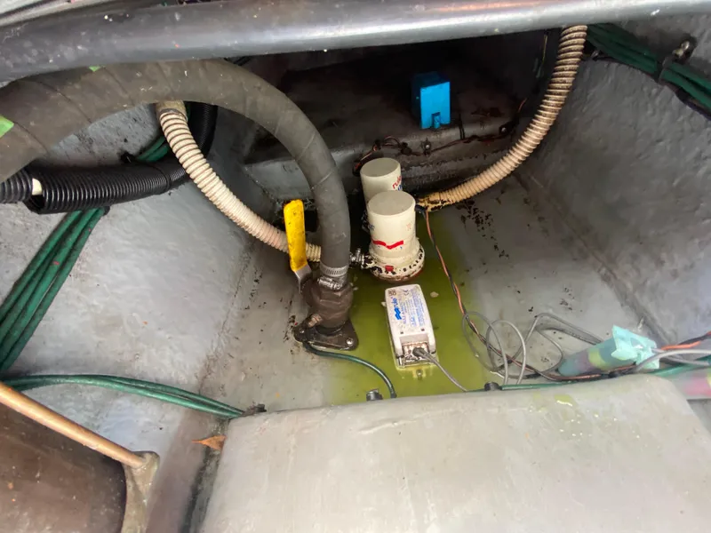 Slide: The Image of Sea Ray 400 Sedan Bridge 1998 - 71