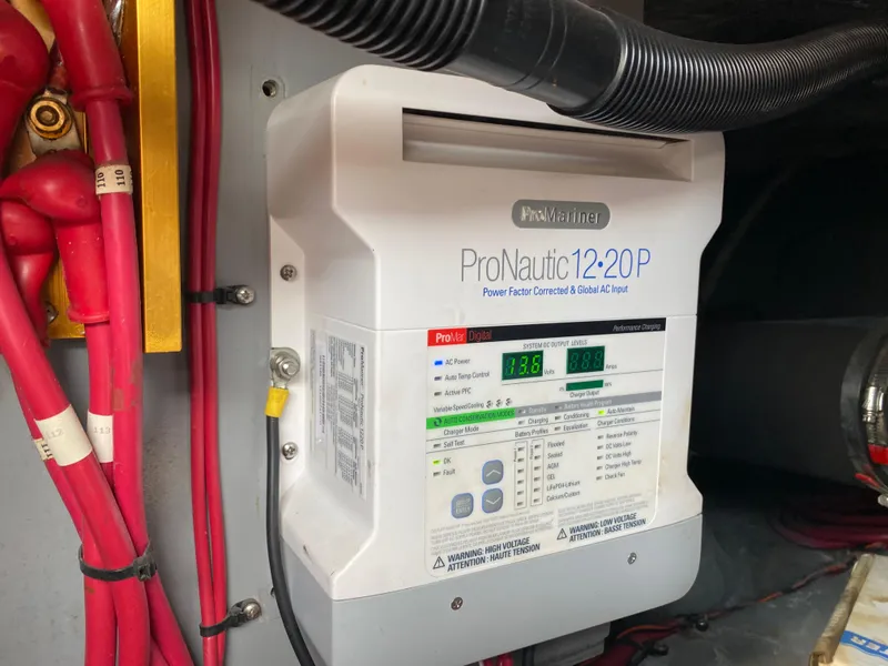 Slide: The Image of Sea Ray 400 Sedan Bridge 1998 - 73