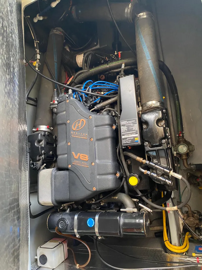 Slide: The Image of Sea Ray 400 Sedan Bridge 1998 - 76