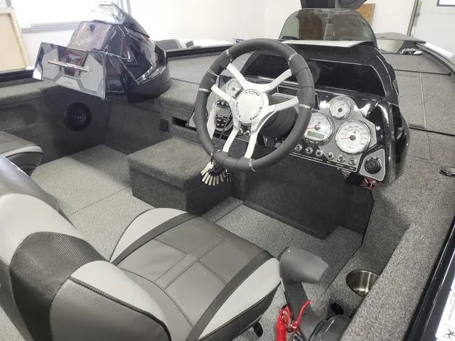 Slide: The Image of Lund 1875 Pro-V Musky XS 2024 - 5