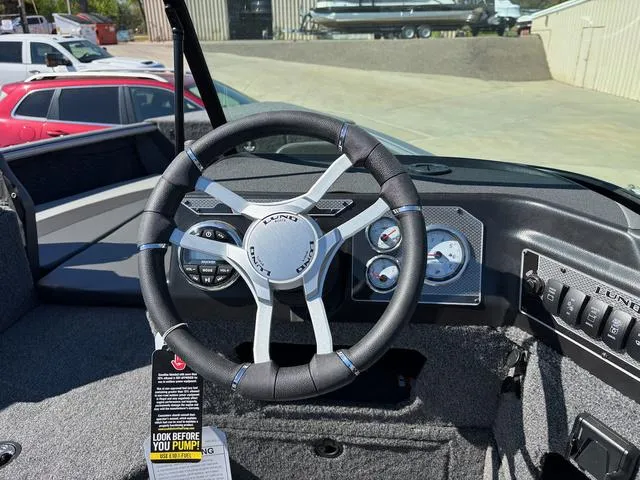 Slide: The Image of Lund 1775 Impact XS Sport 2025 - 6