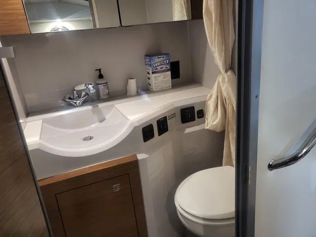 Slide: The Image of Cruisers Yachts 338 CX South Beach Bow Rider 2017 - 11