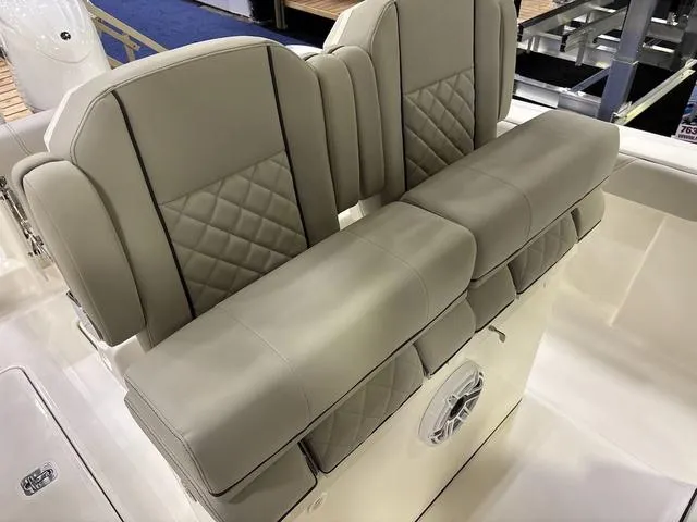 Slide: The Image of Pursuit S 268 Sport 2025 - 5