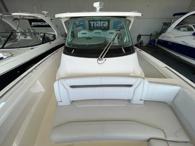 Slide: The Image of Tiara 38 LS 2024 - 15