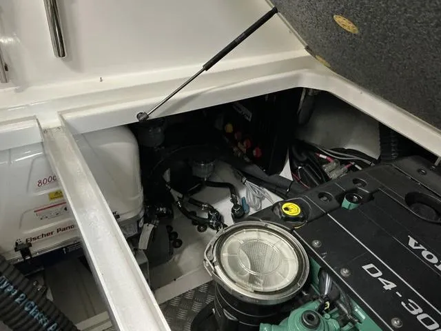 Slide: The Image of Nimbus 365 Coupe 2025 - 34