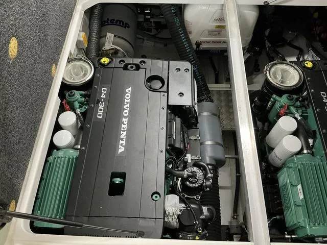 Slide: The Image of Nimbus 365 Coupe 2025 - 36