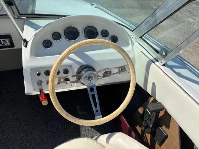 Slide: The Image of Chris-Craft Lancer 1975 - 12