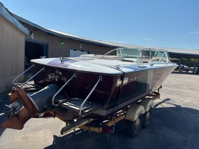 Slide: The Image of Chris-Craft Lancer 1975 - 6