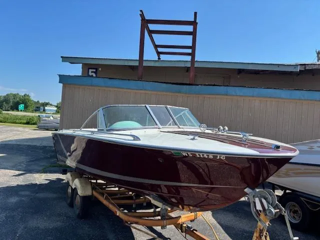 Slide: The Image of Chris-Craft Lancer 1975 - 8