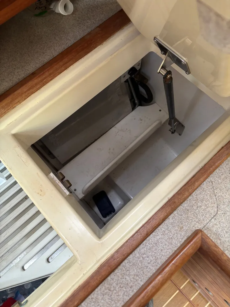 Slide: The Image of Hunter 460 2001 - 73