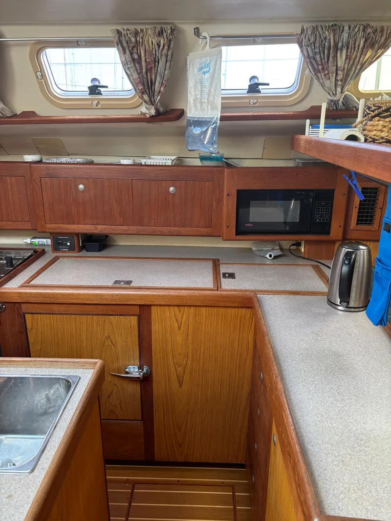 Slide: The Image of Hunter 460 2001 - 79