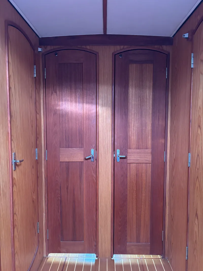 Slide: The Image of Hunter 460 2001 - 84