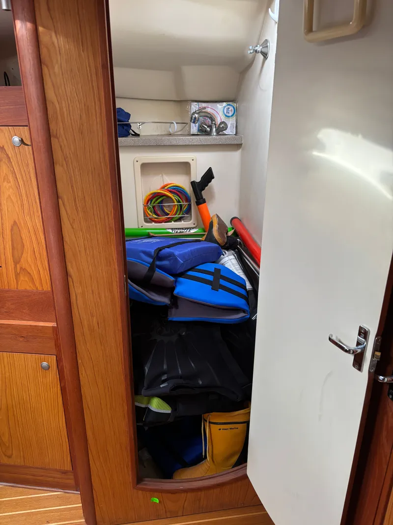 Slide: The Image of Hunter 460 2001 - 85