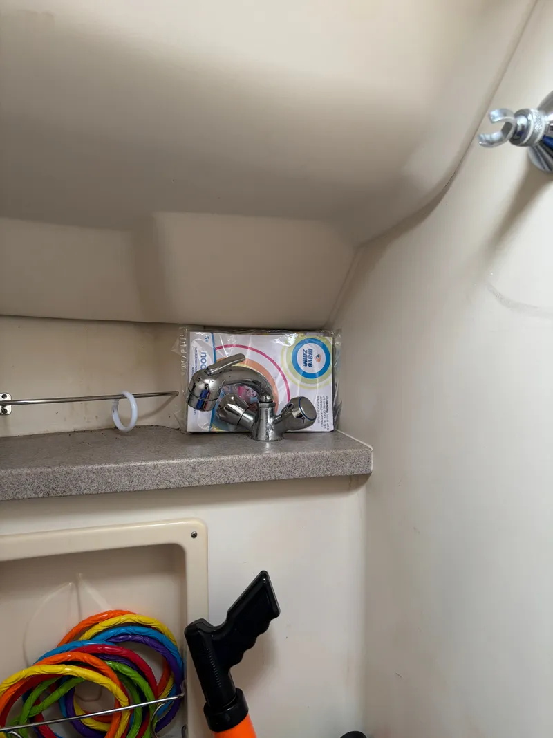 Slide: The Image of Hunter 460 2001 - 86