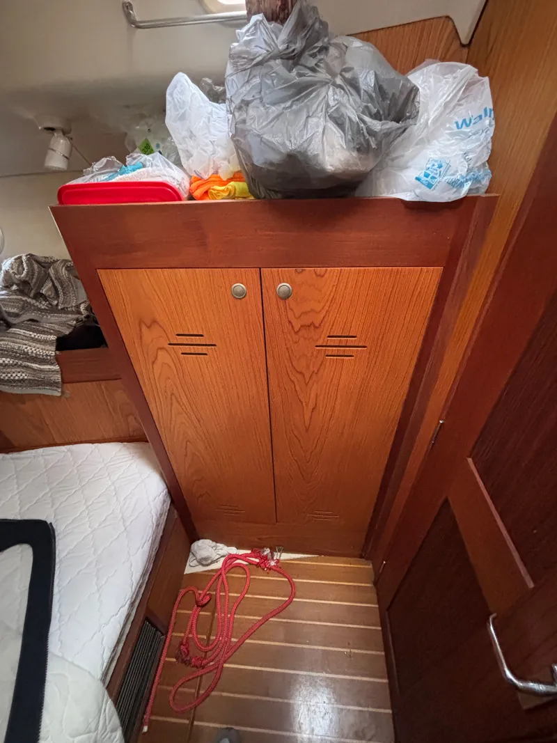 Slide: The Image of Hunter 460 2001 - 92