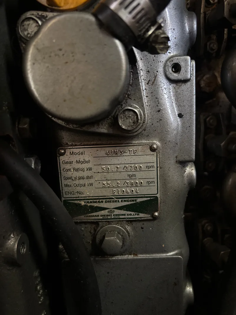 Slide: The Image of Hunter 460 2001 - 99