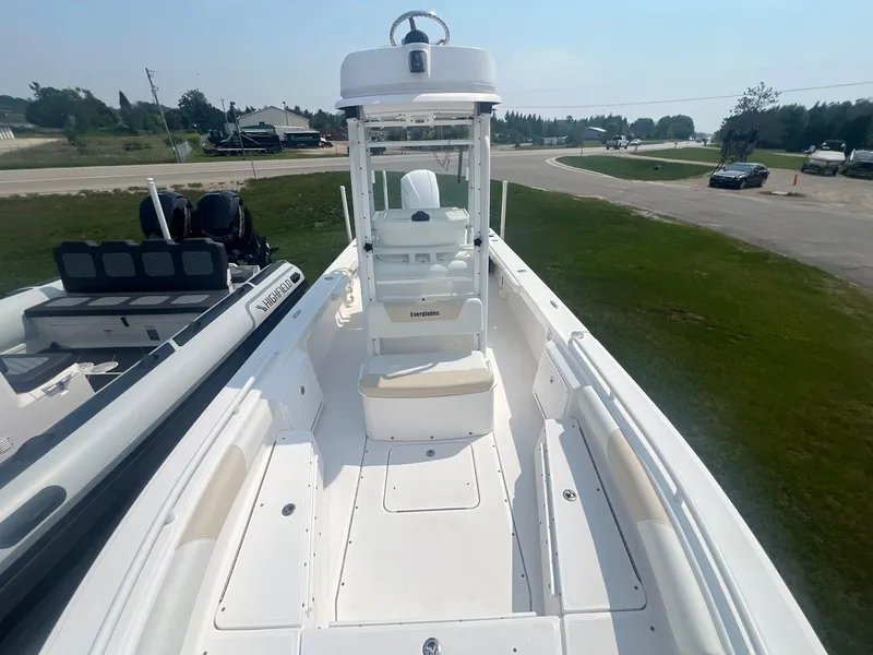 Slide: The Image of 2015 Everglades 243 CC 13 - 13