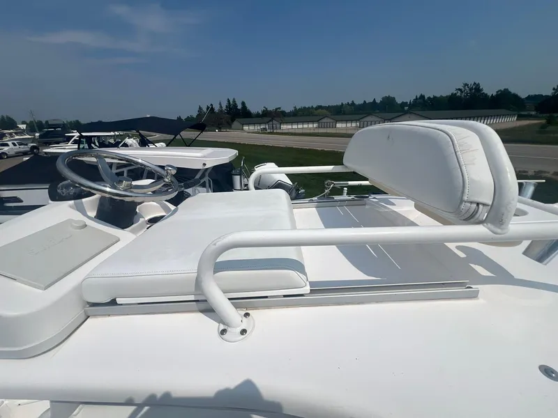 Slide: The Image of 2015 Everglades 243 CC 14 - 14