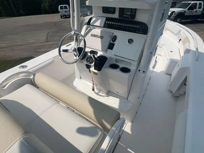 Slide: The Image of 2015 Everglades 243 CC 16 - 16