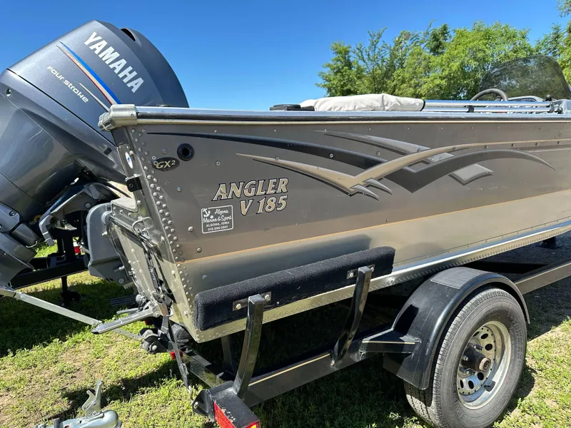Slide: The Image of 2005 G3 Angler V185 boat with Yamaha four-stroke engine on trailer. - 8