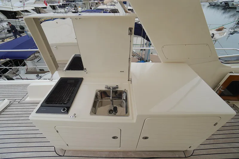 Slide: The Image of Marlow 61E 2009 - 110