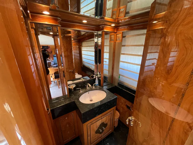 Slide: The Image of Astondoa 95GLX 2001 - 50