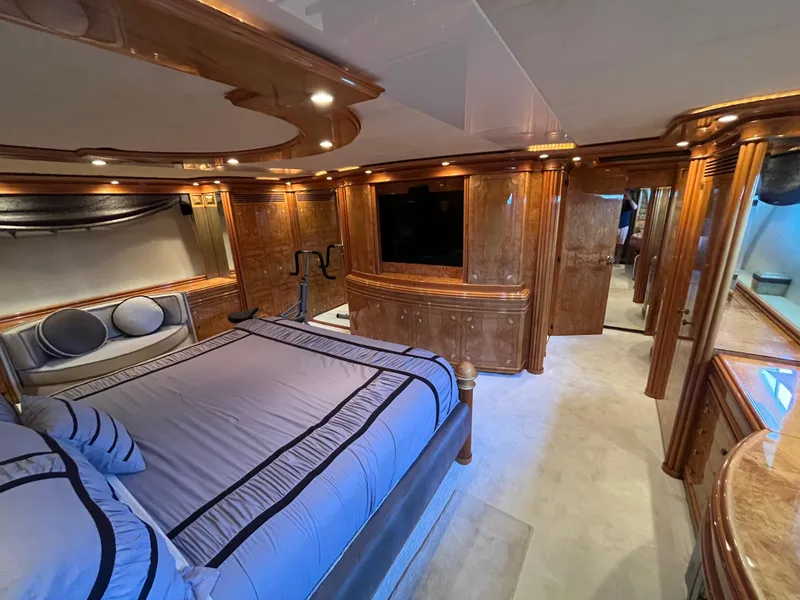 Slide: The Image of Astondoa 95GLX 2001 - 60