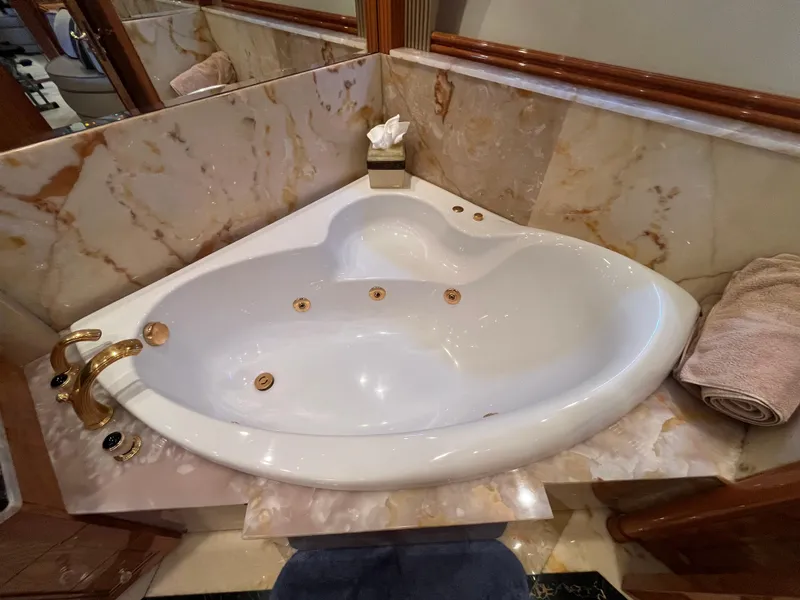 Slide: The Image of Astondoa 95GLX 2001 - 63