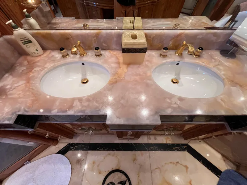 Slide: The Image of Astondoa 95GLX 2001 - 65