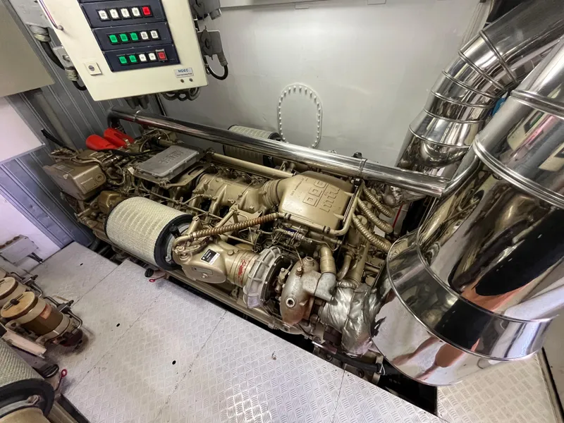 Slide: The Image of Astondoa 95GLX 2001 - 82