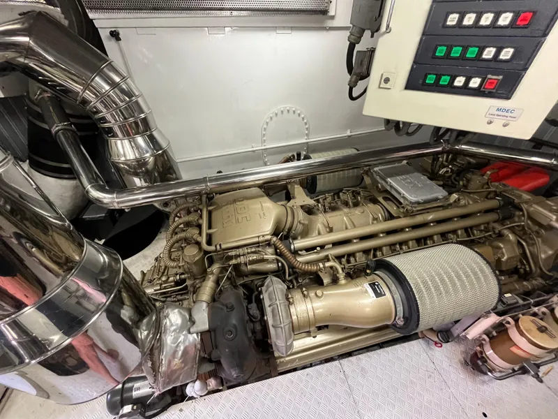 Slide: The Image of Astondoa 95GLX 2001 - 83