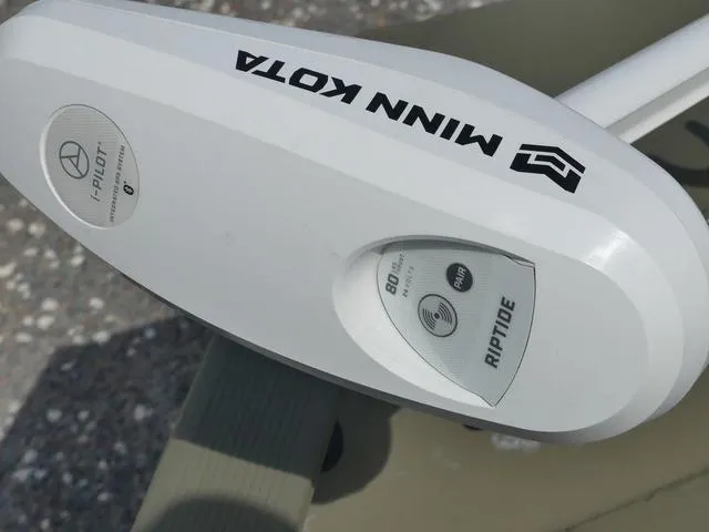 Slide: The Image of Tracker Grizzly 1860 CC 2022 - 14