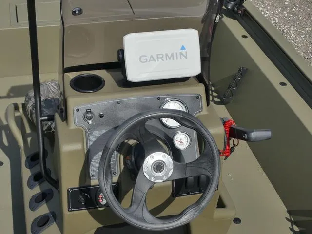 Slide: The Image of Tracker Grizzly 1860 CC 2022 - 17