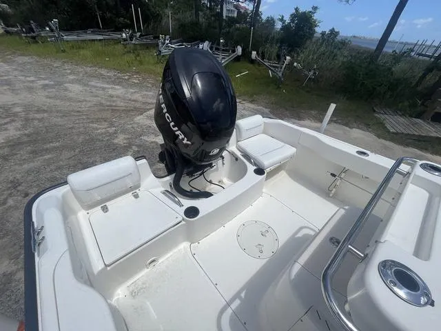 Slide: The Image of Boston Whaler 190 Outrage 2007 - 11