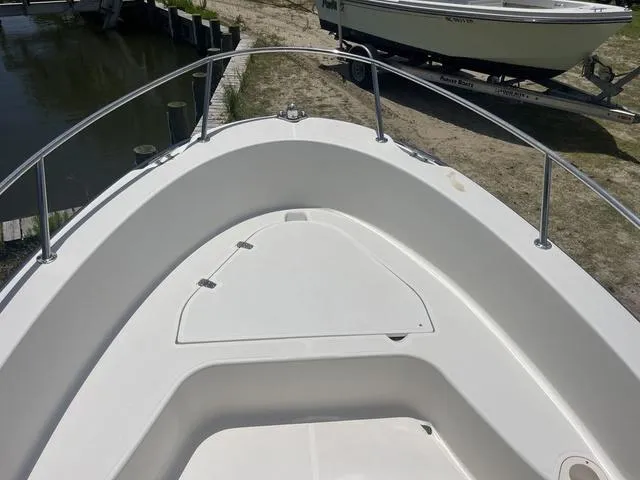 Slide: The Image of Boston Whaler 190 Outrage 2007 - 8