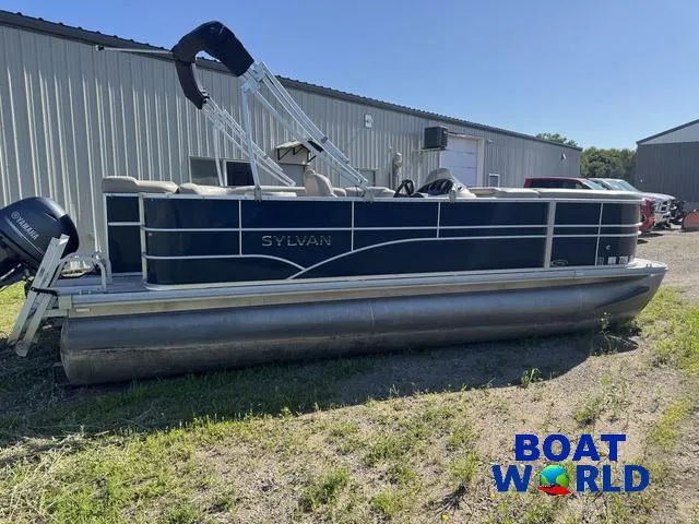 Slide: The Image of Sylvan 820 Cruise Pontoon 2016 - 15