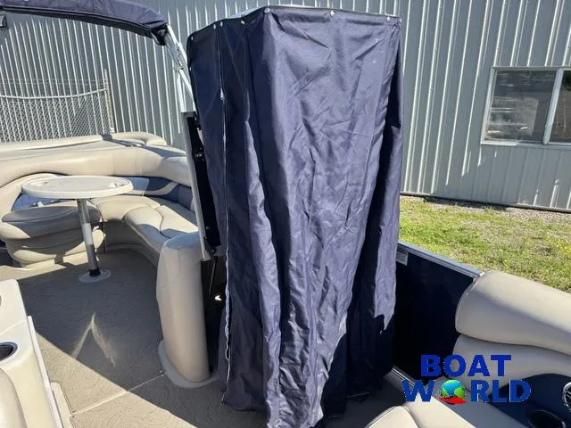 Slide: The Image of Sylvan 820 Cruise Pontoon 2016 - 29