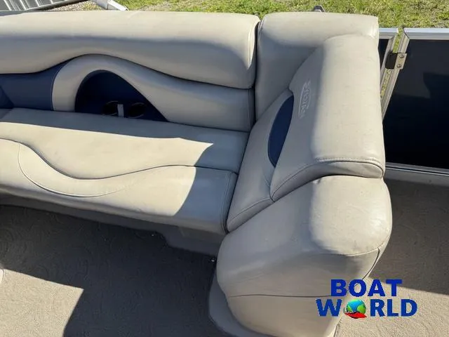 Slide: The Image of Sylvan 820 Cruise Pontoon 2016 - 30