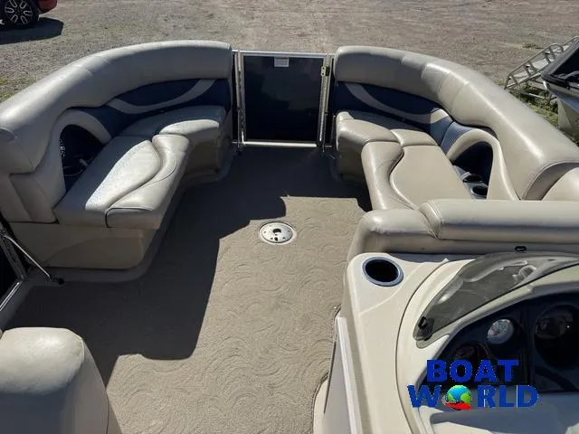 Slide: The Image of Sylvan 820 Cruise Pontoon 2016 - 4