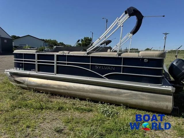 Slide: The Image of Sylvan 820 Cruise Pontoon 2016 - 40