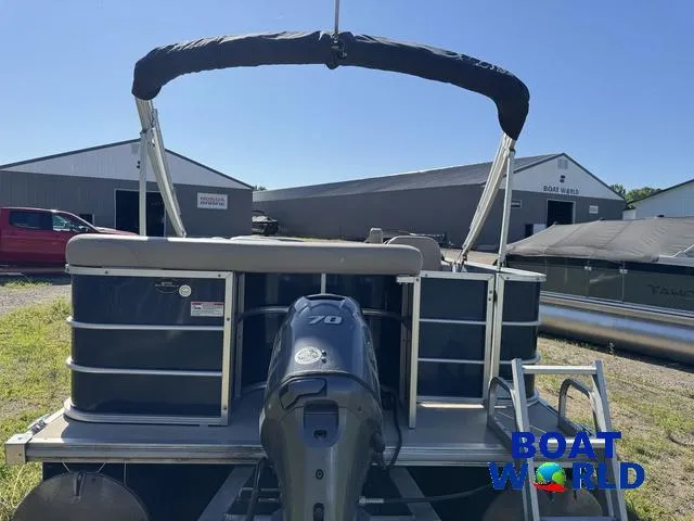 Slide: The Image of Sylvan 820 Cruise Pontoon 2016 - 42