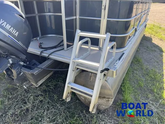 Slide: The Image of Sylvan 820 Cruise Pontoon 2016 - 49