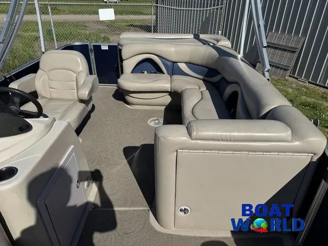 Slide: The Image of Sylvan 820 Cruise Pontoon 2016 - 6