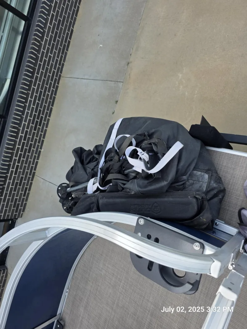 Slide: The Image of Bag on a 2021 Sun Tracker Bass Buggy 16 XL pontoon boat deck. - 10